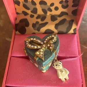 Betsey Johnson Heart Present Bear Ring;RARE!!